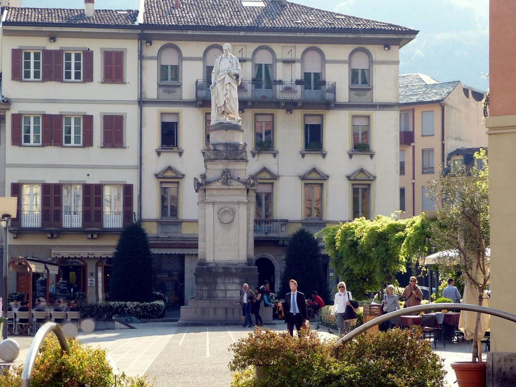 Lake Como Fontana Rooms מראה חיצוני תמונה