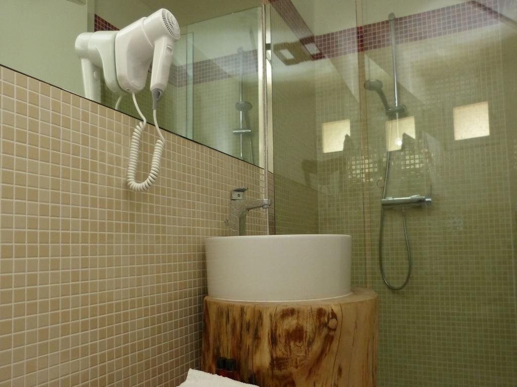 Lake Como Fontana Rooms חדר תמונה