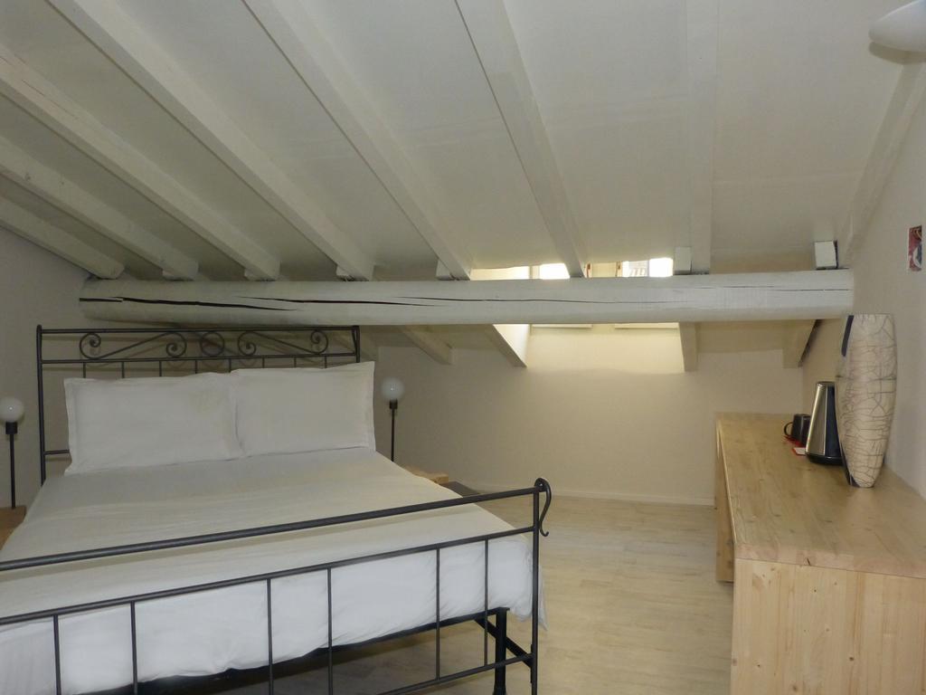 Lake Como Fontana Rooms חדר תמונה