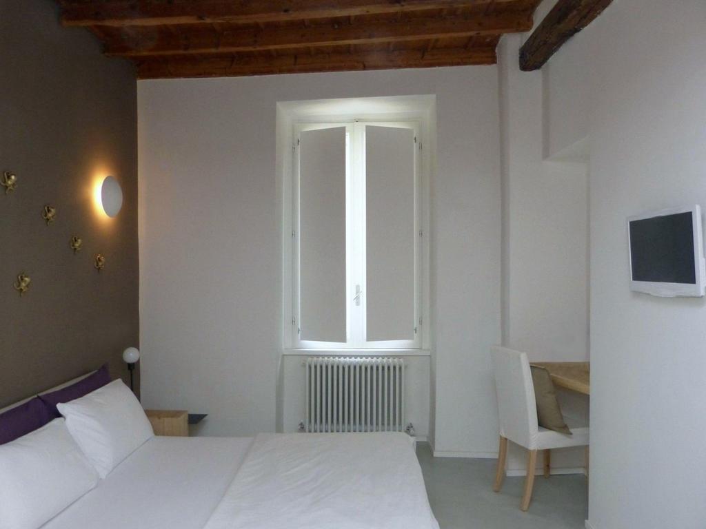 Lake Como Fontana Rooms חדר תמונה