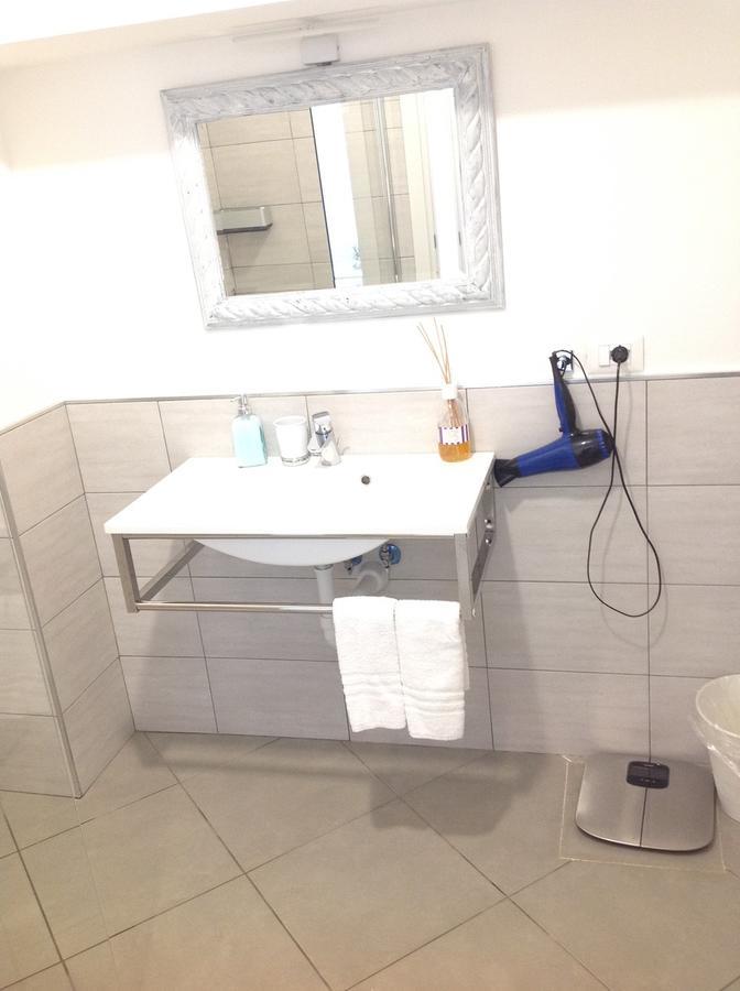 Lake Como Fontana Rooms חדר תמונה